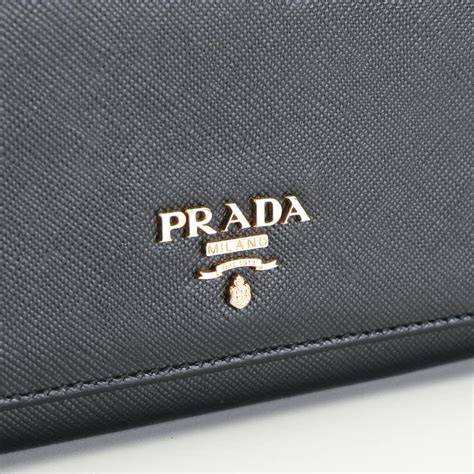 prada portafoglio pattina saffiano metal|Black Large Saffiano Leather Wallet .